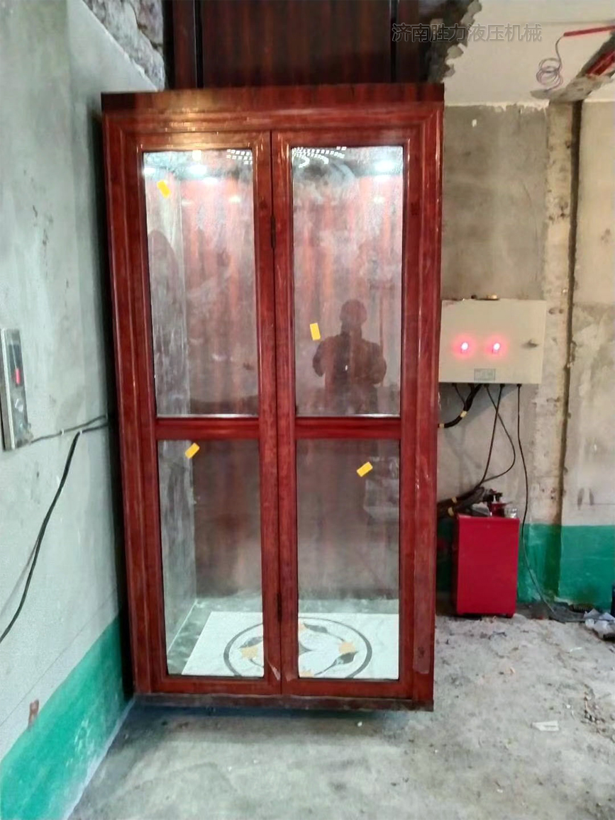 家用小型電梯在西安安裝完畢！
