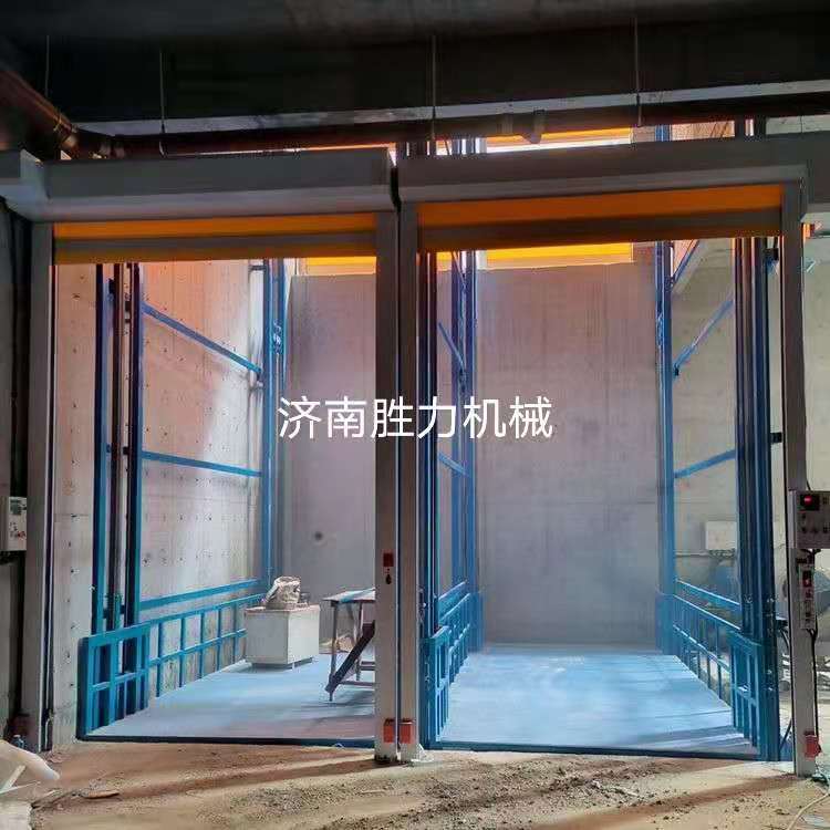 江西宜春萬(wàn)載縣汽車城導(dǎo)軌式液壓升降貨梯